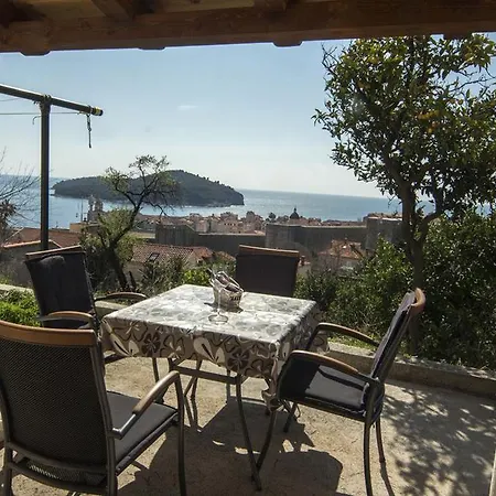 Cozy In With Terrace Apartment *